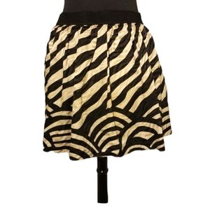 Banana Republic Silk Geometric Skirt Womens Size 2 Black Cream Preppy